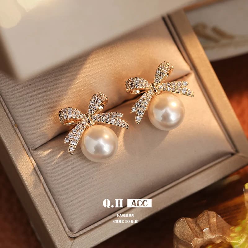 Orecchini da donna alla francese con perle, design semplice e raffinato, fiocco decorato con strass, delicati e versatili