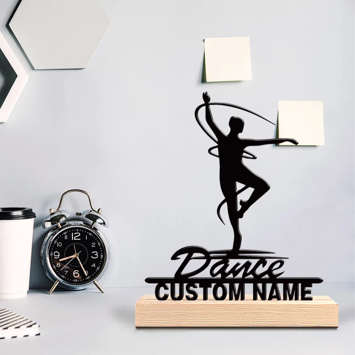 Statua in Metallo Personalizzata con Base in Legno, Decorazione da Tavolo con Illuminazione per Ufficio, Laboratorio, Moda