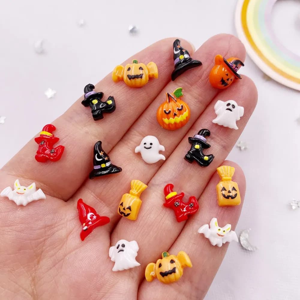 50pcs Mix Resin Mini colorato Halloween Ghost Pumpkin Hat Bat Boots Flatback Figurine Nail Art fai da te Scrapbook accessori artigianato