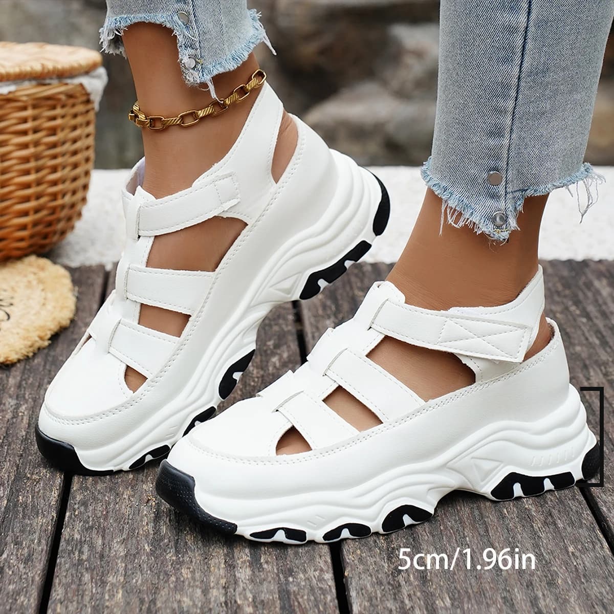 Nuove scarpe con la suola spessa Sandali comodi da donna Moda estiva Punta tonda Sandali comodi casual vuoti per le donne