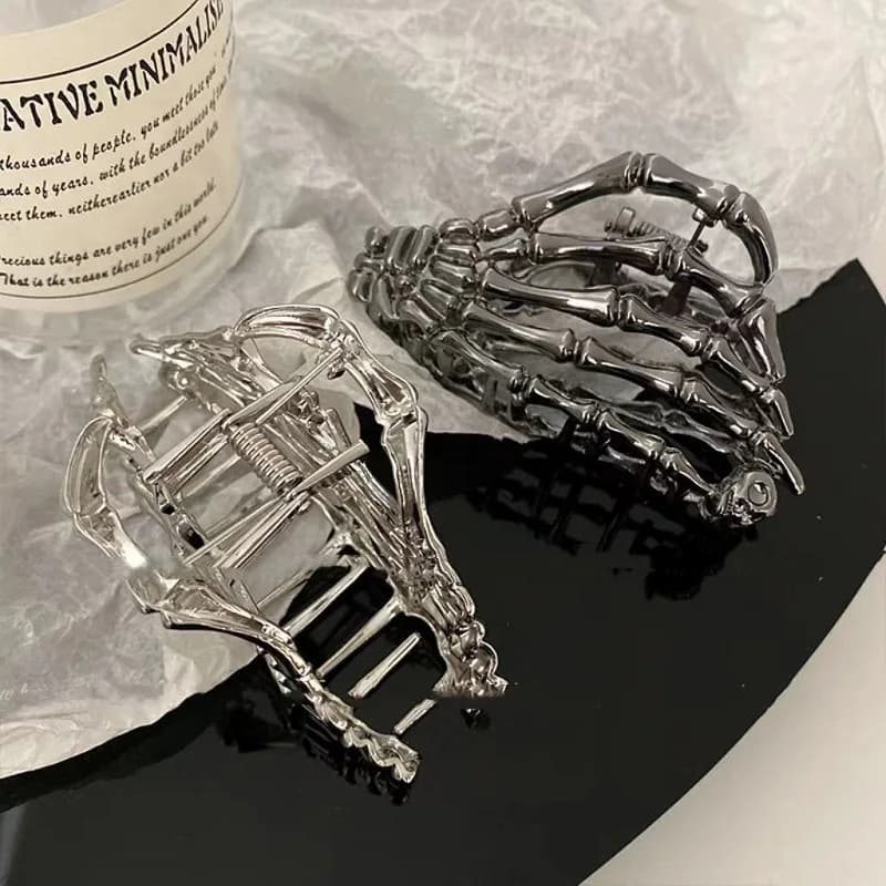 Unique Skull Claw Shark Clip Elegant Metal Hairpin Vintage Style Updo Grip for Back of Head Girl Voluminous Hairstyle Accessory