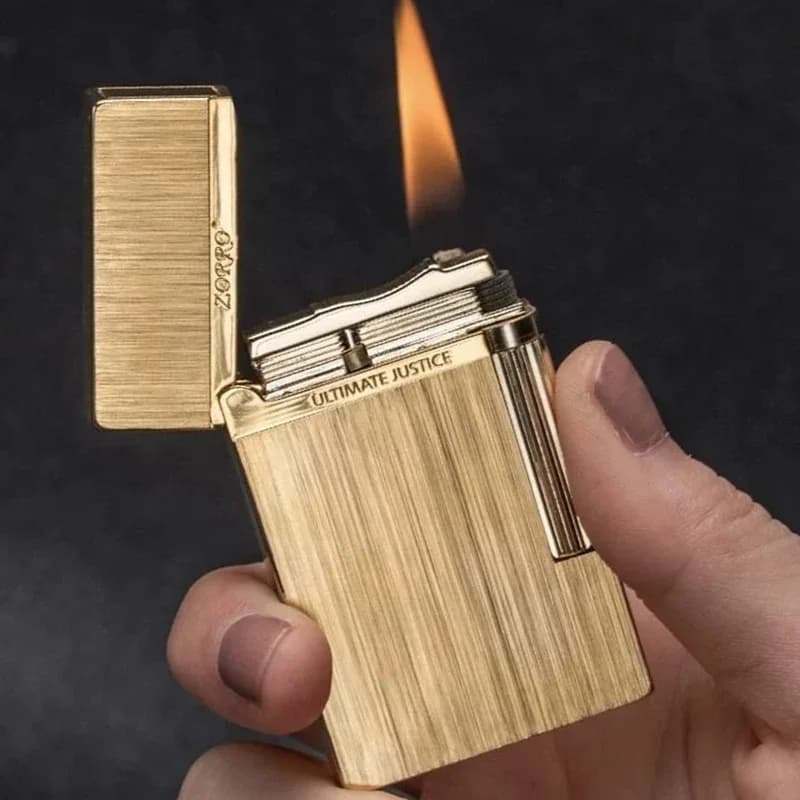 Zorro Voce forte Accendino a cherosene Filo metallico Disegno Sideslip Mola Accensione Accessori per fumatori di fascia alta Gadget