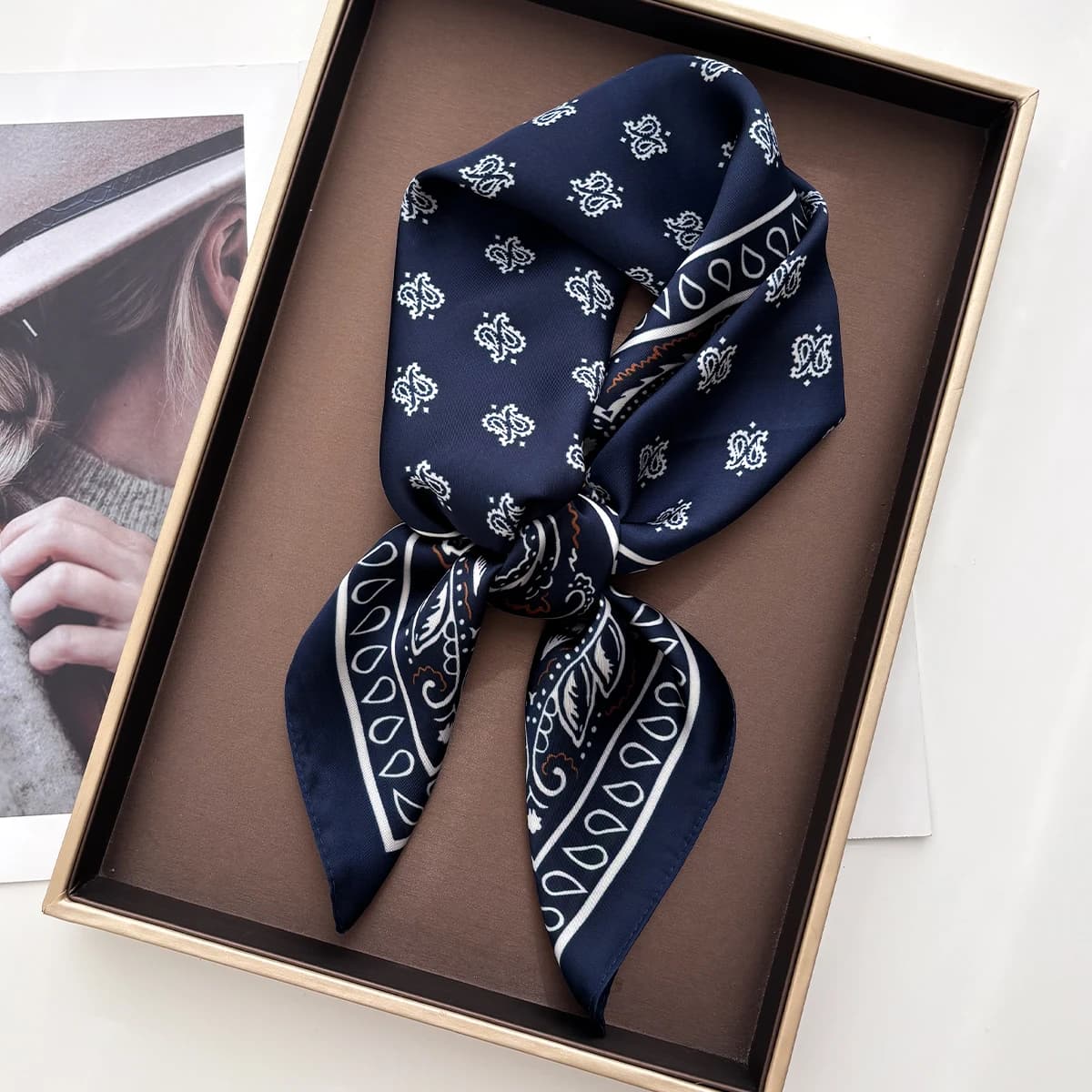 Foulard Paisley alla Moda Effetto Seta, Sciarpa Quadrata, Bandana per Donna, Sciarpe e Stole, Foulard per la Testa, Fascia per Capelli, Accessori per Capelli da Donna