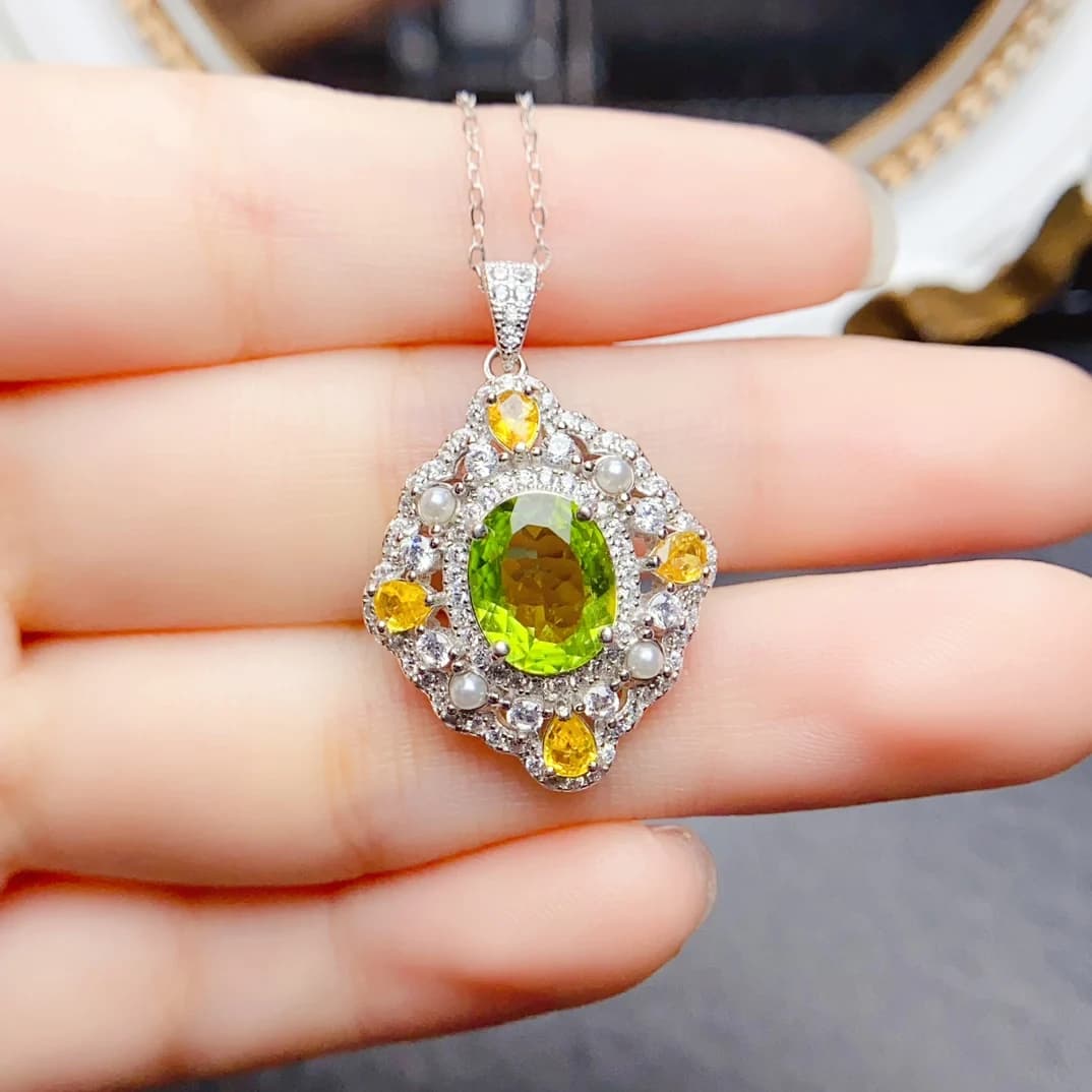 FS 8*10mm Natural Olivine/Garnet Pendant Necklace S925 Sterling Silver Fine Charm Wedding Jewelry for Women Certificate MeiBaPJ