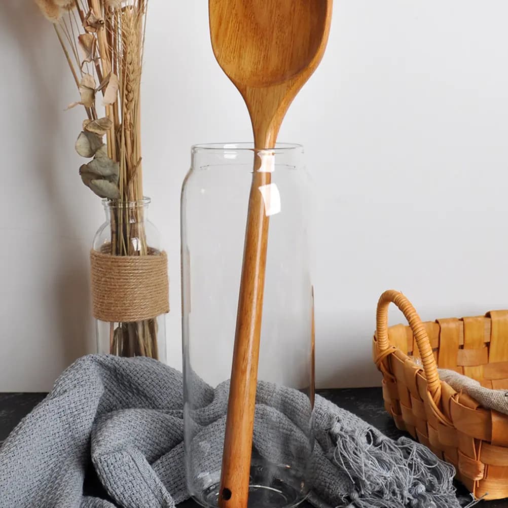 Spatula for Wok with Long Handle in Premium Natural Wood, Kitchen Tools for Mixing, Turning and Frying in Anti-Fairers