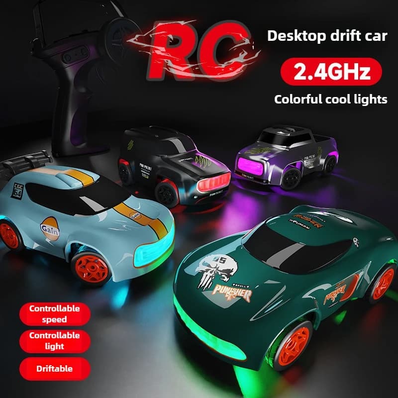 Auto da Corsa da Tavolo RC 2.4G 1:64 a Quattro Ruote Motrici, Mini Auto Elettrica Telecomandata per Bambini, Giocattolo Competitivo