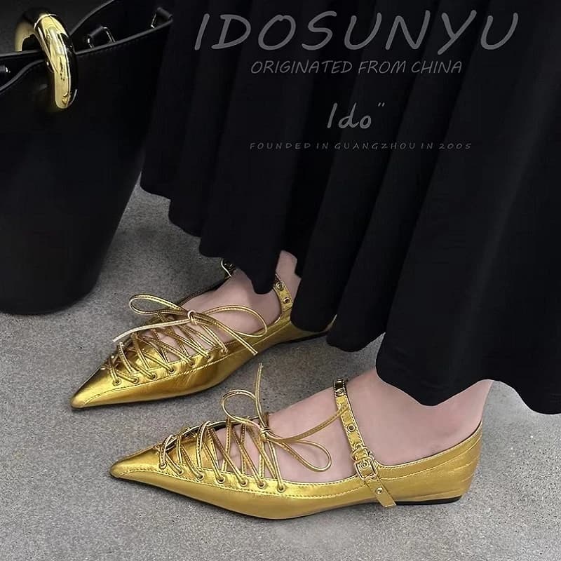 2025 Nuove scarpe basse eleganti da donna con punta a punta sexy alla moda e leggere Scarpe eleganti da festa in morbida pelle