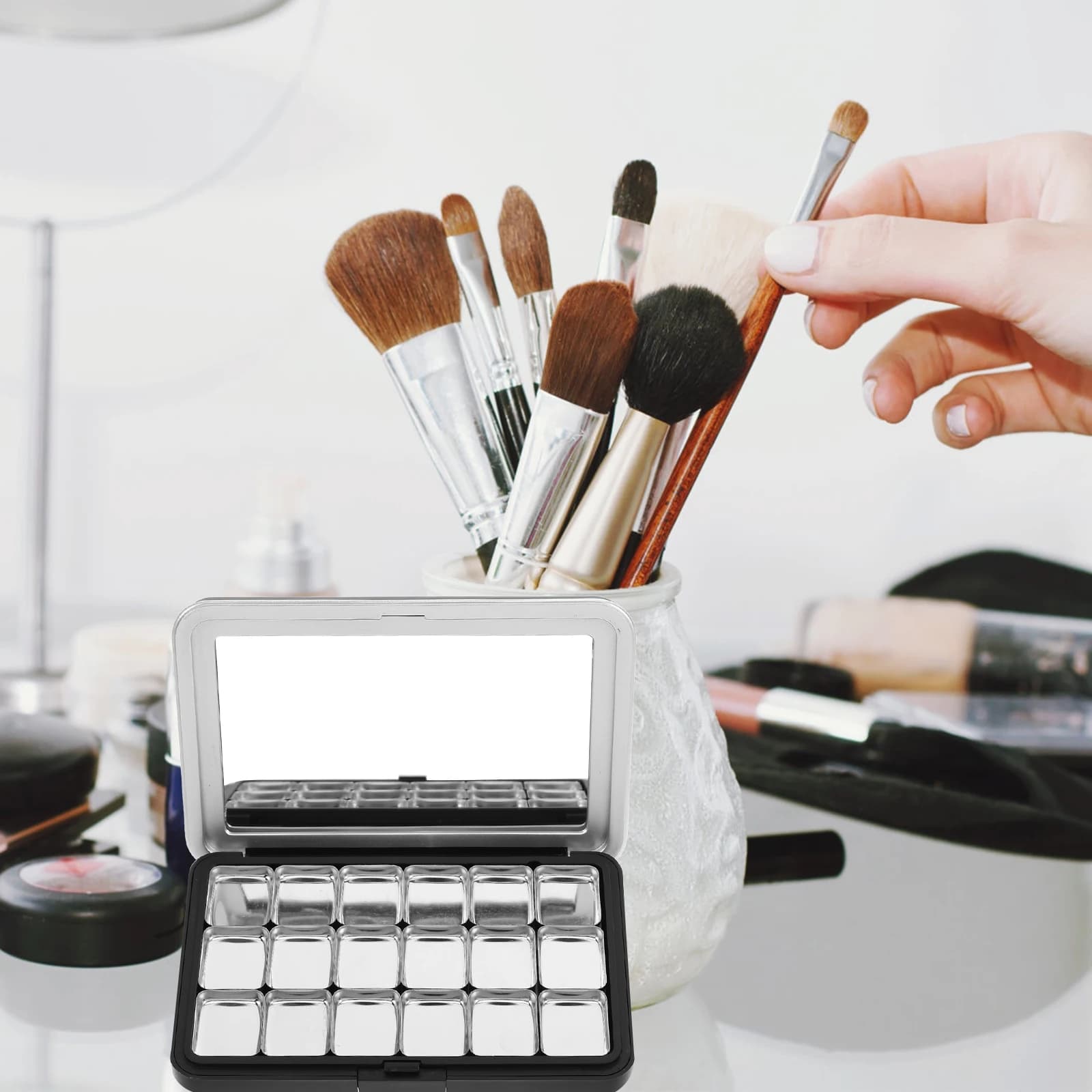 Magnetic Shades Tablets Empty Box Storage Container for Rechargeable Lipstick Corrector DIY Accessories for Travel Makeup