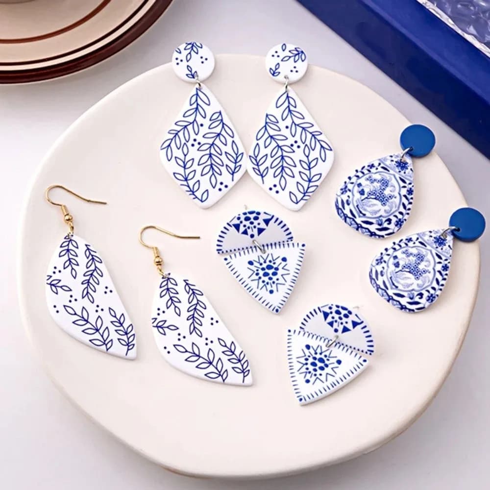 Vintage Blue and White Porcelain Earrings Wave Point Elegant Elegant Geometric Earrings Plating Electroplating