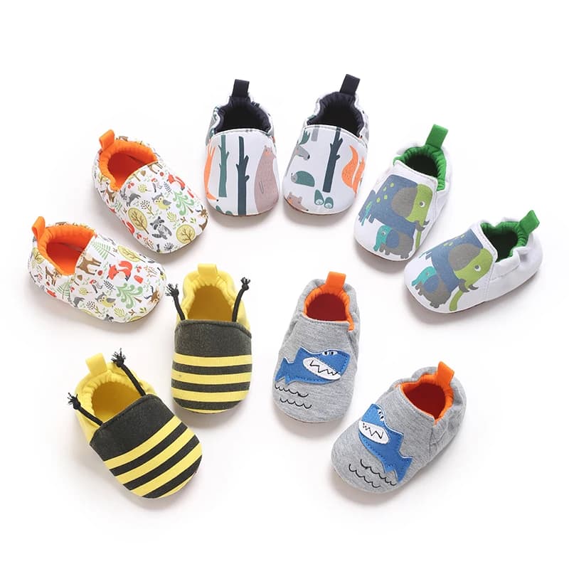 ​ "Scarpe Baby First Step - Scarpe da ginnastica con suola morbida e simpatico cartone animato per ragazzi e ragazze, scarpe sportive da interno antiscivolo 0-24 mesi" ​ ​