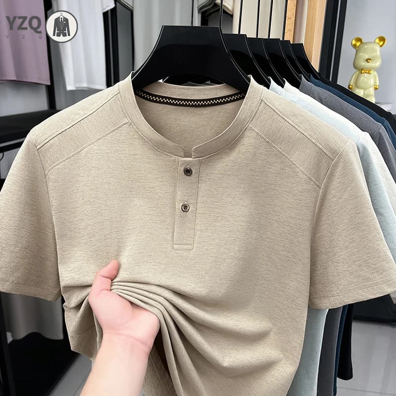 T-shirt Henley da uomo alla moda 2026 con bottoni, stile casual per tutti i giorni