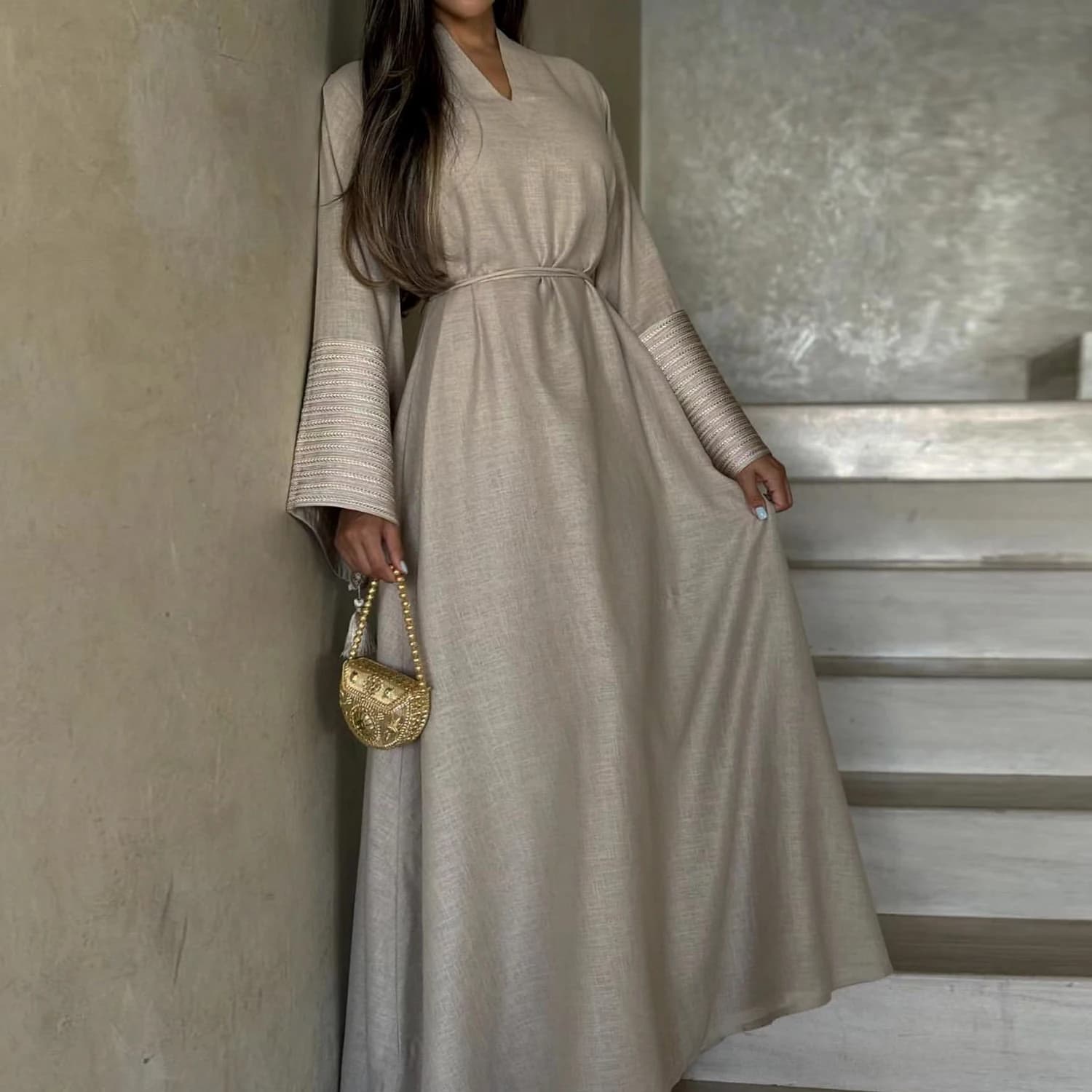 2026 Luxury Dresses Muslim Womens Embroidery Abayas Palestine Dubai Ladies Long Robe V Neck Malay Dress