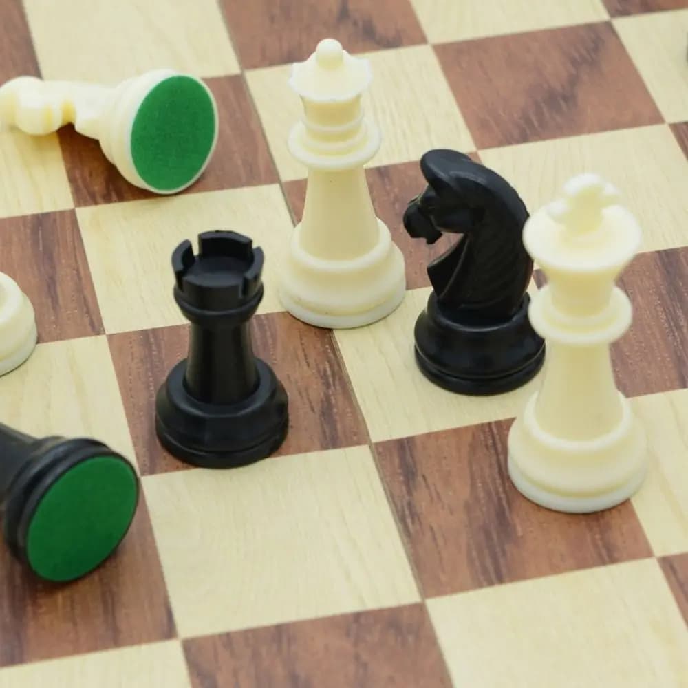 Chessboard Solid Wooden International Chess Foldable Magnetic Educational Chess Game Set Improve Intelligence Delicate