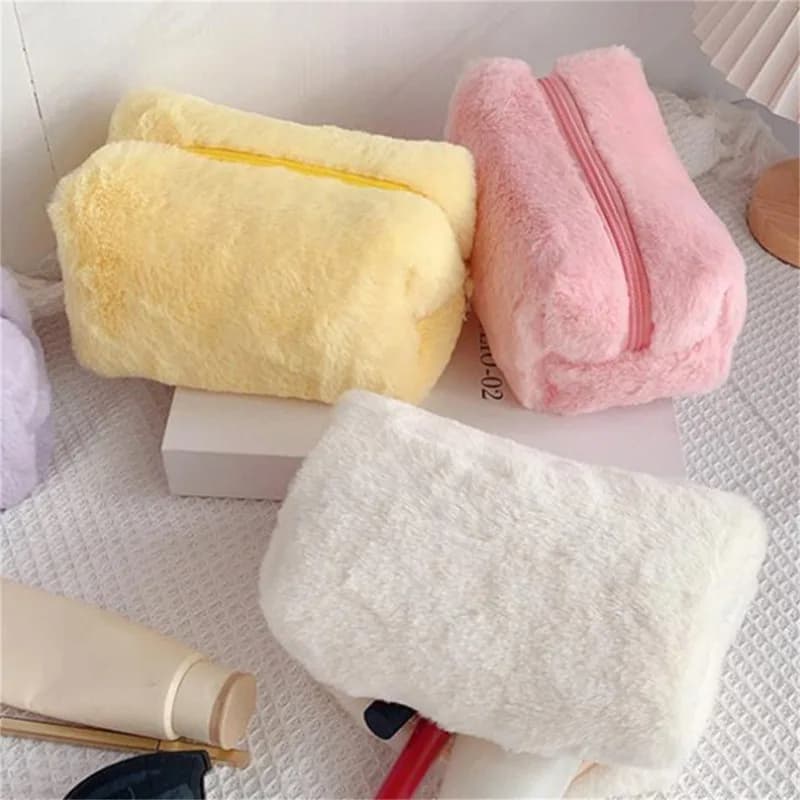 1PC Borsa da viaggio leggera e morbida per cosmetici, organizer per trucchi, custodia per articoli necessari, borsa portaoggetti in peluche per trucchi da donna