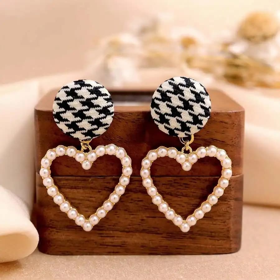 Orecchini pendenti vintage con cuore di perle e motivo pied-de-poule per donna, gioielli alla moda.