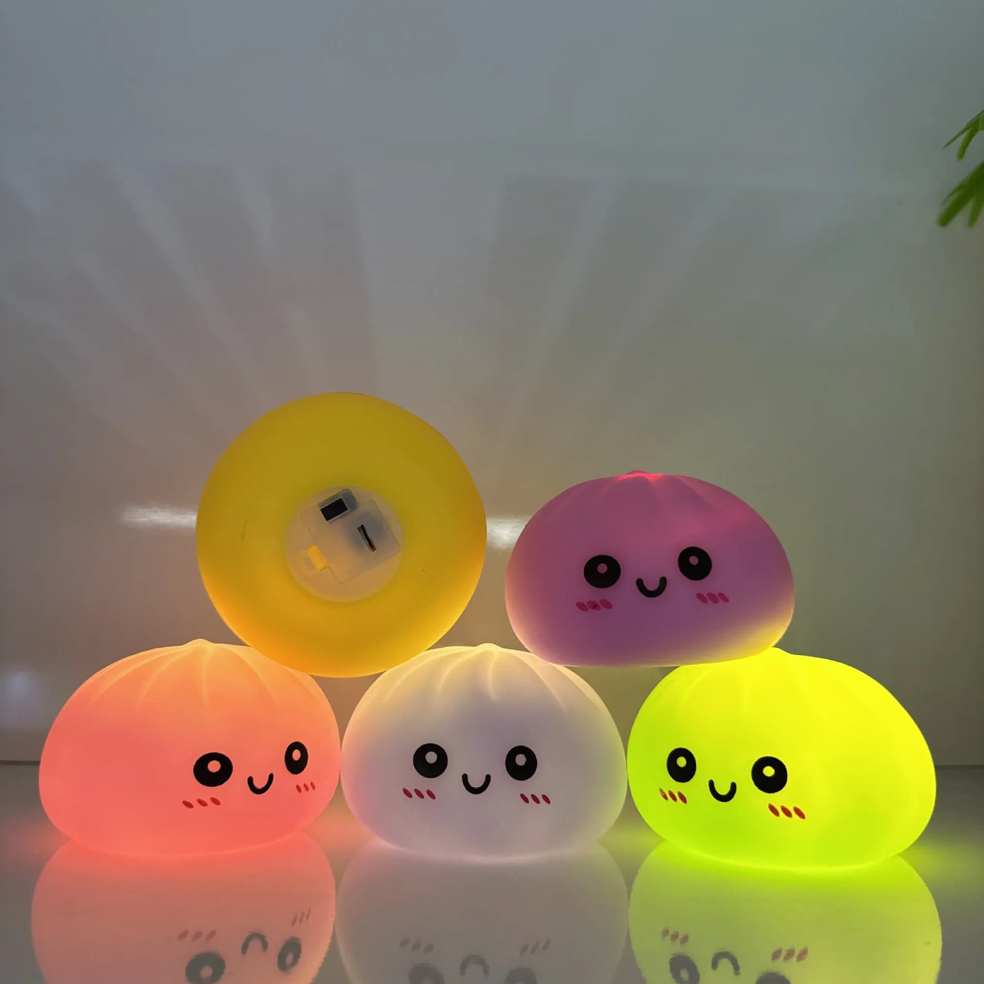Luce Notturna Squishy a Forma di Raviolo Simulato, Morbida e Luminosa, con Effetto Bolle, Regalo di Compleanno, Giocattolo Colorato a Forma di Raviolo, Regali Squishy