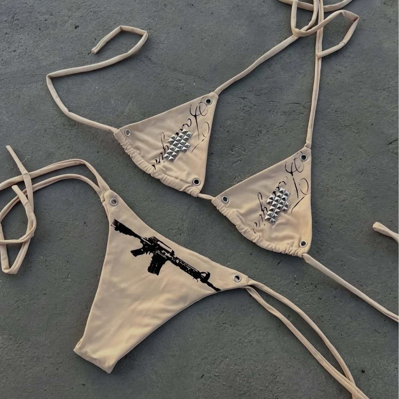 Bikini Stile Spice Girls con Stampa a Lettere, Top con Strass e Slip, Due Pezzi Sexy per Estate, Spiaggia, Piscina e Vacanze, Stile Gotico