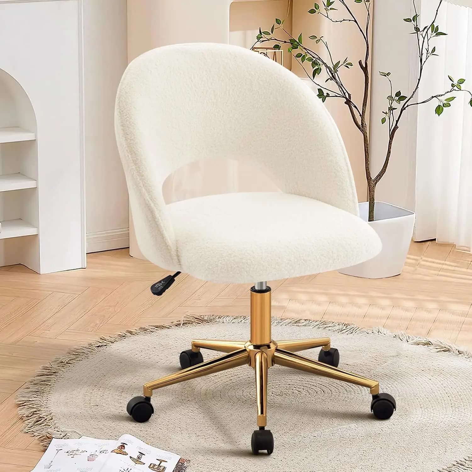 Sedia Vanity con schienale, graziosa sedia da ufficio con ruote per ragazze, sedia imbottita senza braccioli con base in metallo dorato regolabile in altezza