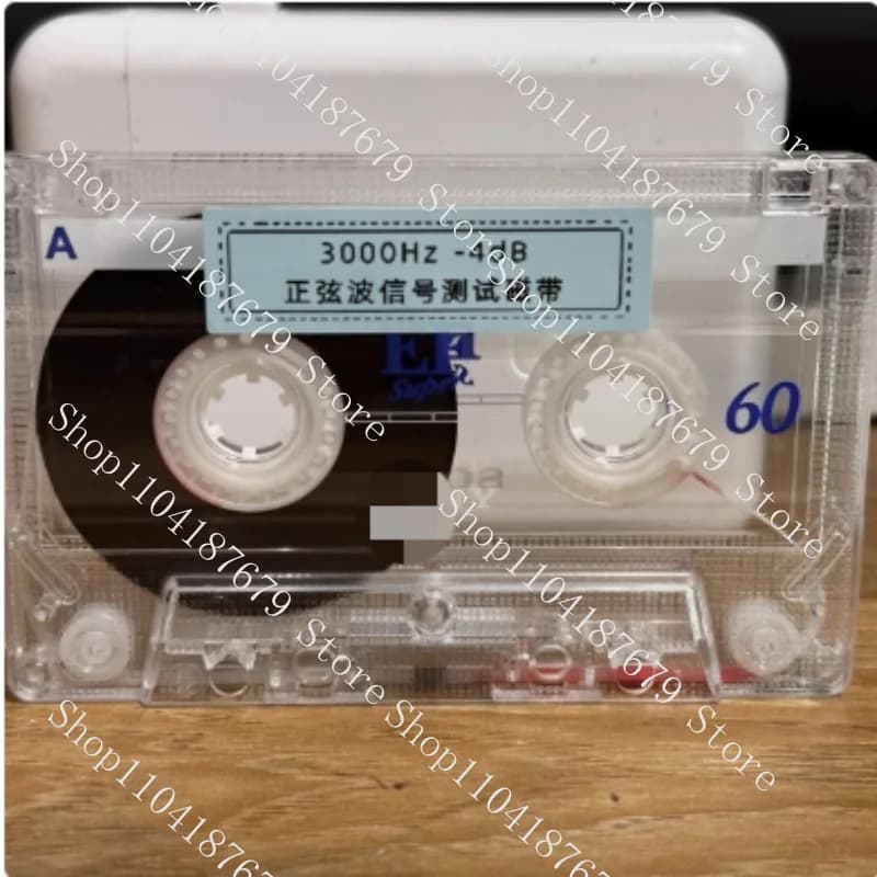 Il nastro di prova audio da 3000 Hz per regolare la velocità del minimo su un walkman a cassetta corrisponde con precisione la velocità del minimo
