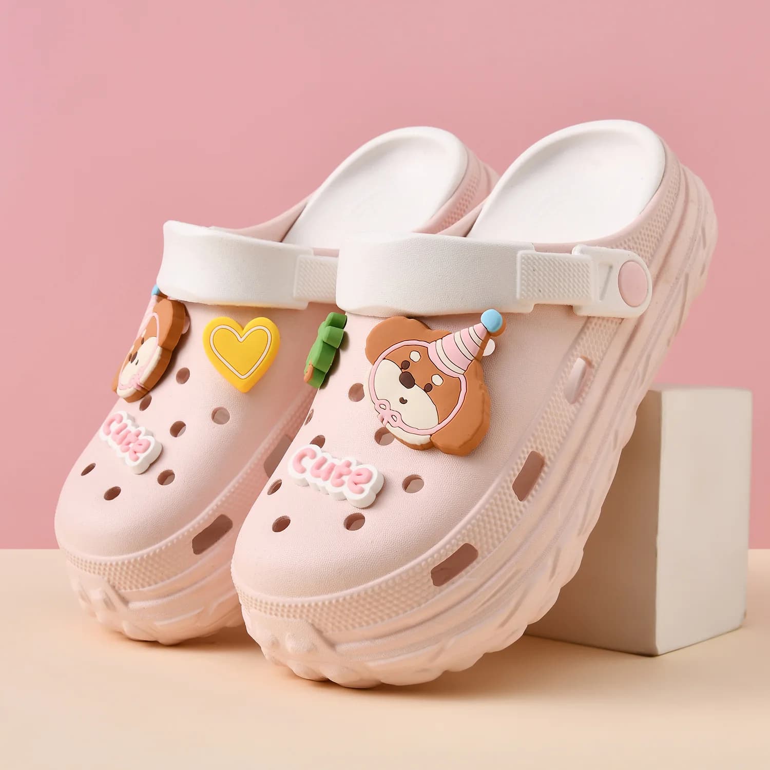 New thick-soled two-color tire hole shoes women's sports versatile beach sandals bag head shoes light cool slippers