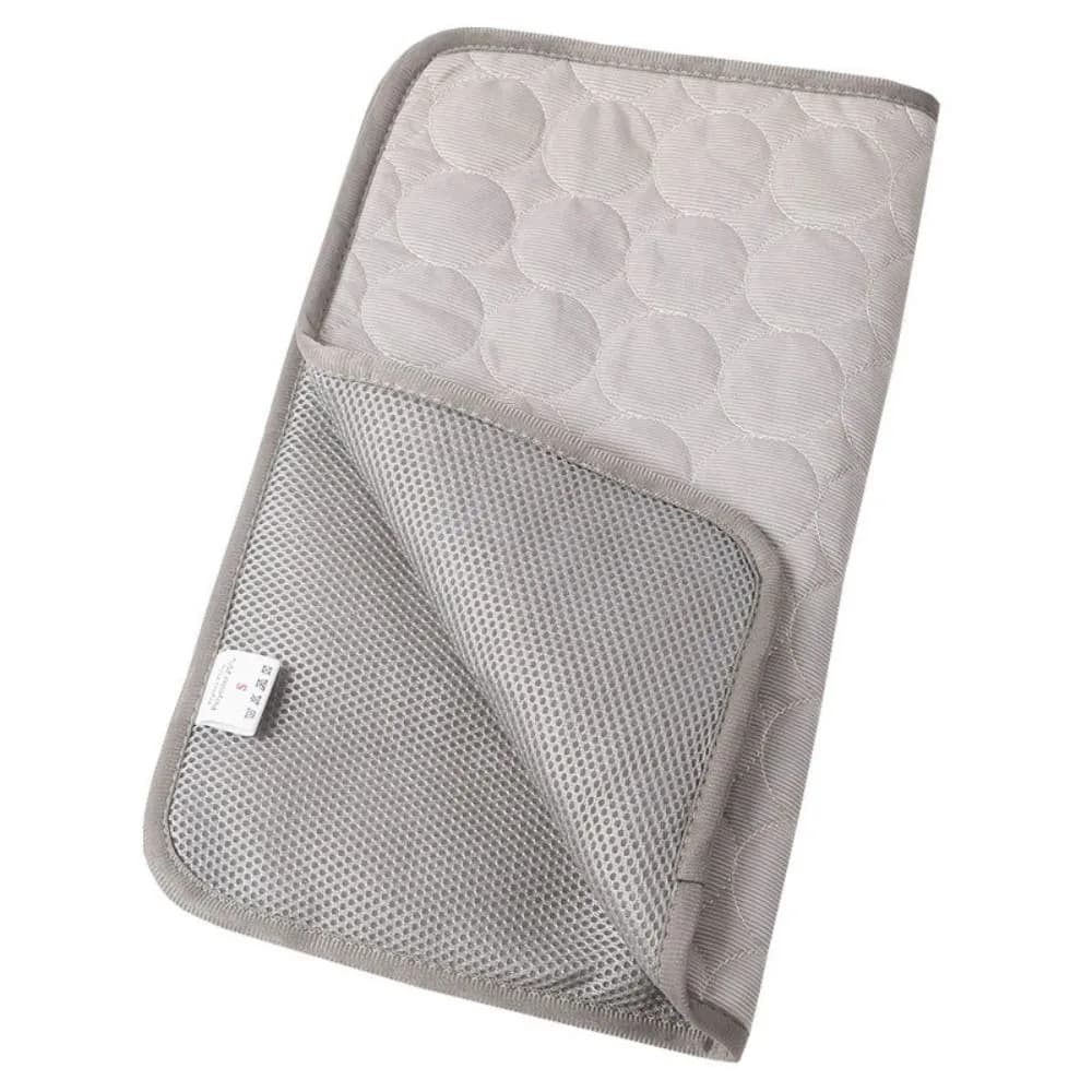 Comodo tappetino rinfrescante per animali domestici in seta di ghiaccio Assorbimento d'acqua Letto per cani per auto Mantieni il raffreddamento EZ Clean Coperta per cuccioli estiva