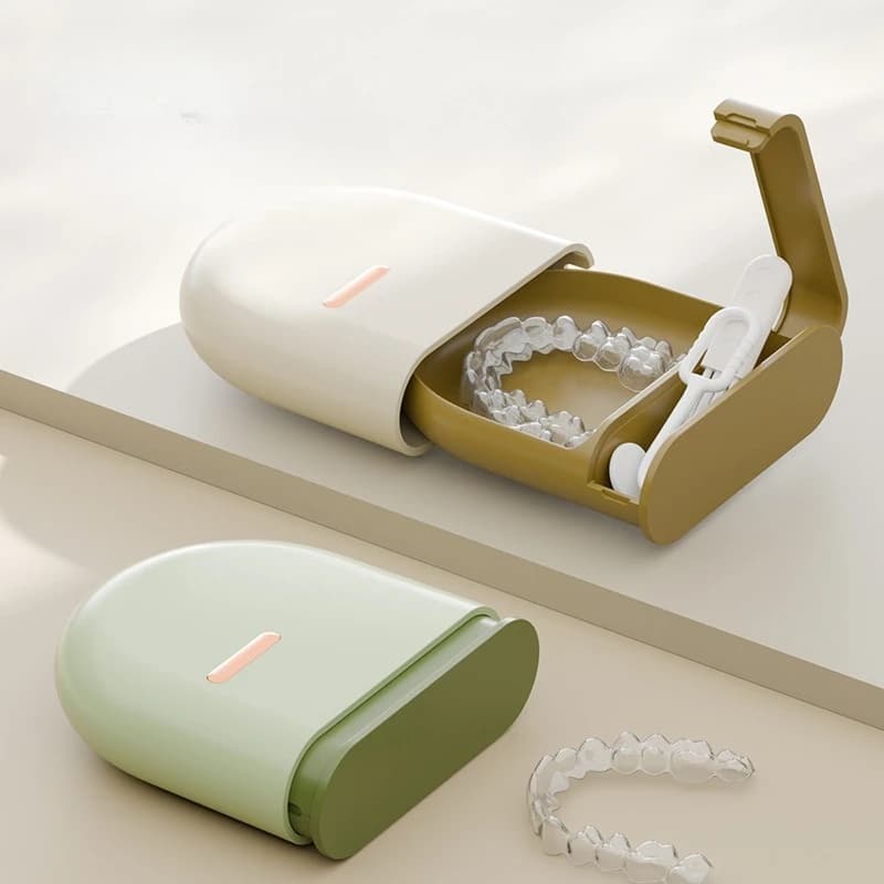 Braces Storage Box Invisible Orthodontic Retainer Pull-out Portable Carry-On Box Denture Dust Box