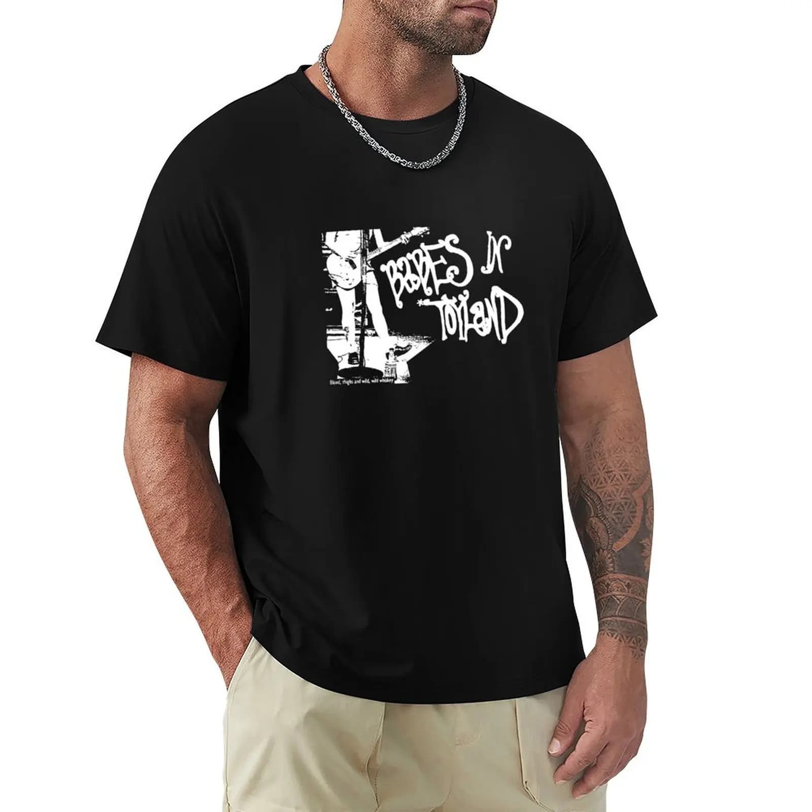 T-shirt Babes In Toyland con grafica originale