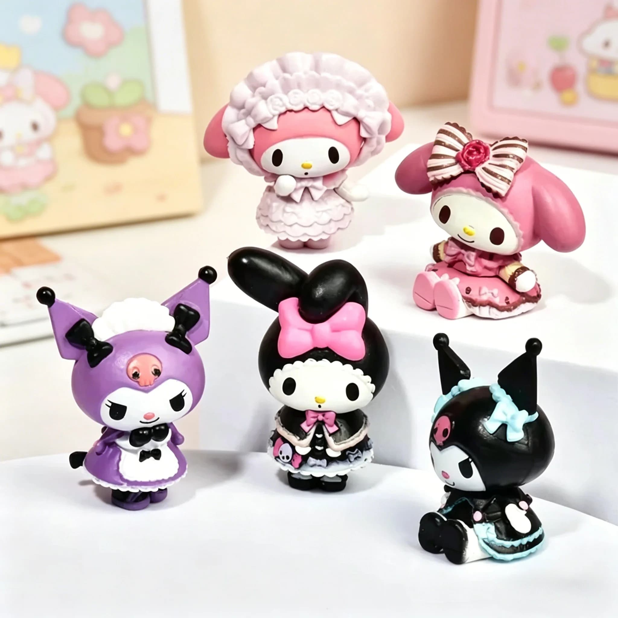 Nuovo Set di 5 Figurine Kawaii: Kuromi, Hello Kitty, Pom Pom Purin, Pochacco e My Melody - Giocattoli e Bambole da Collezione