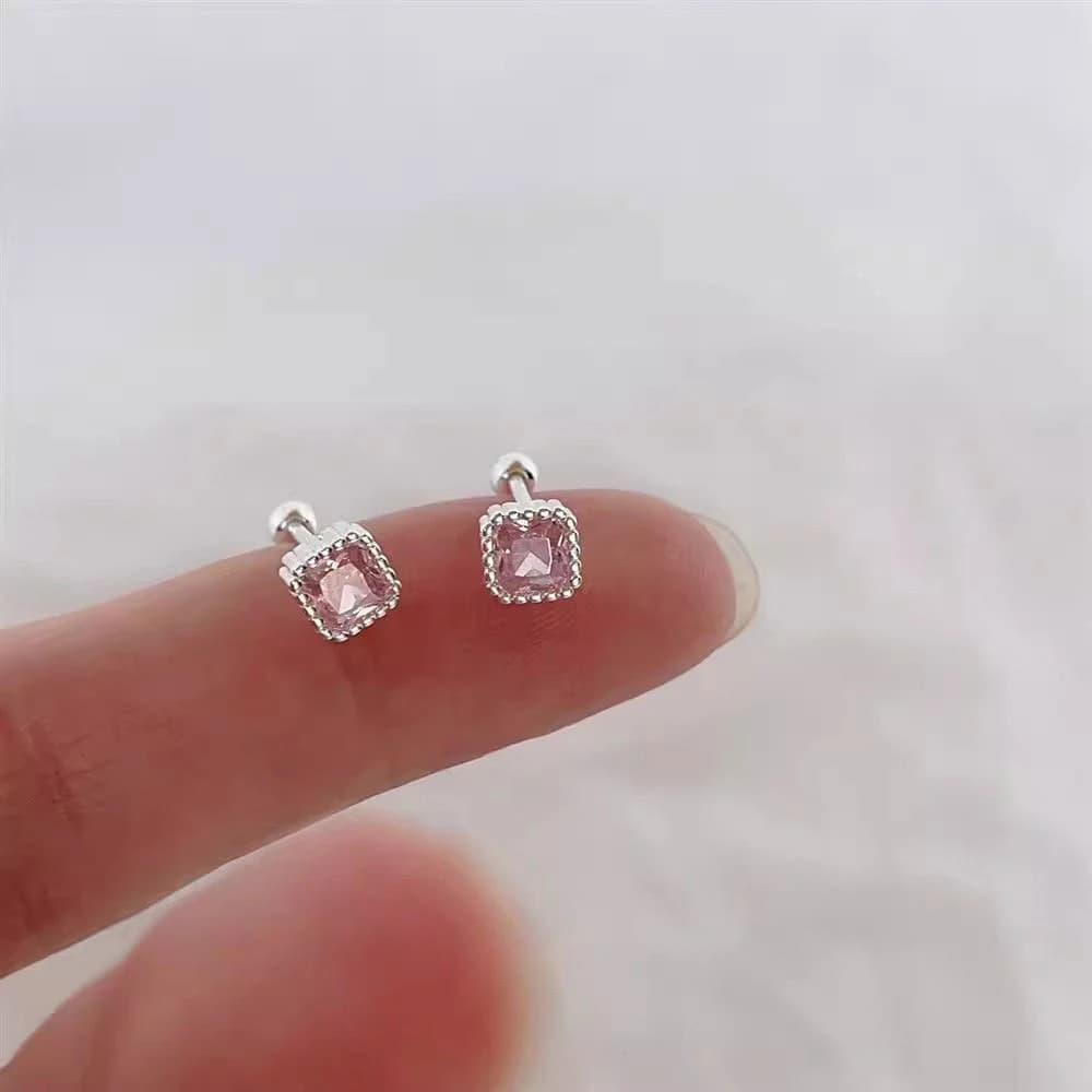 Orecchini a perno mini con perline quadrate in zircone e ago in argento 925 per donna, gioielli classici raffinati, accessori squisiti