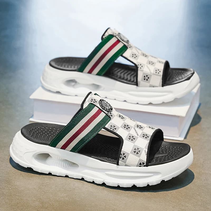 Men's Summer Outdoor Casual Sandals Anti-Slip Wear-Resistant Soft Bottom Beach Leather Slippers Thick Heel EVA Sole Slip-On