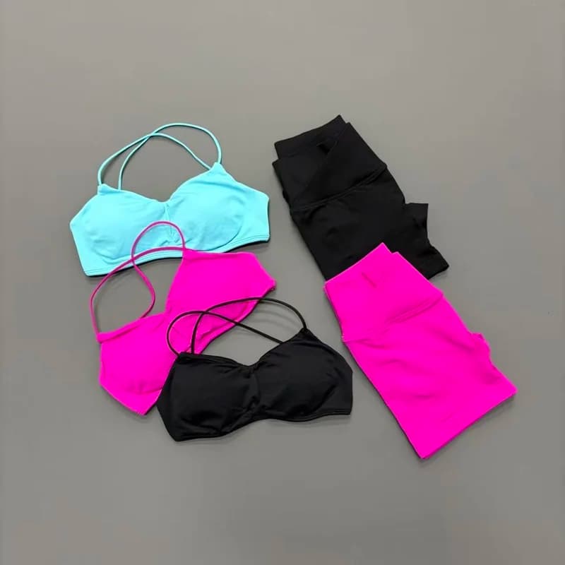 Set da 2 pezzi per donna: reggiseno sportivo senza schienale e pantaloncini senza cuciture, traspiranti, per yoga, pilates, allenamento e fitness.