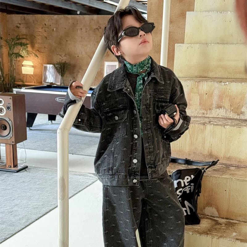 Set di due pezzi giacca e pantaloni in denim scuro stile street bello per bambini autunno 2025