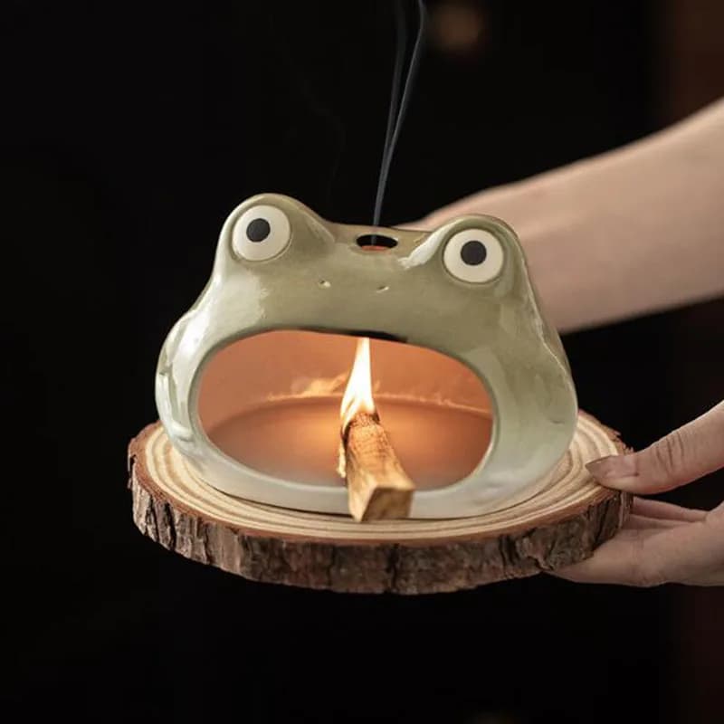 Bruciatore creativo per aromaterapia in porcellana per caminetto a forma di rana Pau Santo Bruciatore per bastoncini di salvia bianca Decorazione per incensiere per fragranze per la casa