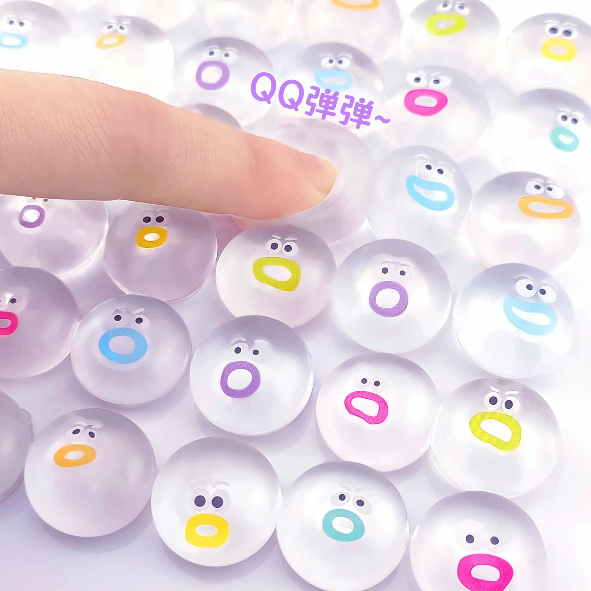 Giocattolo Antistress Emoji Carino in Silicone Morbido, Mini Portatile, Musicale, Divertente, Sensoriale per Bambini e Adulti, Accessorio da Scrivania