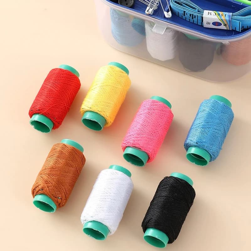 Scatola per aghi e fili Set portatile da viaggio per la casa Strumenti essenziali per cucire tenuti in mano e portatili Abbigliamento fai da te Forniture per cucire