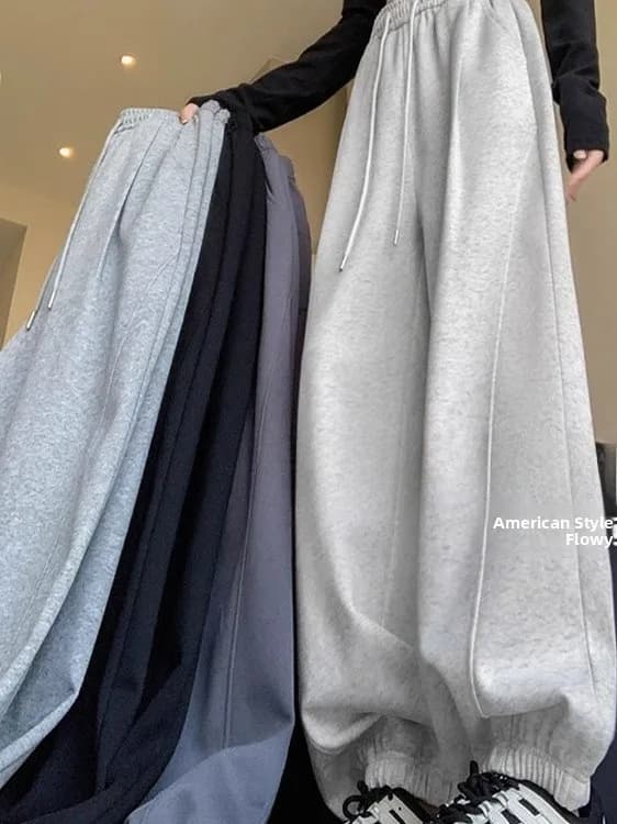 Pantaloncini Sportivi da Donna Stile Americano a Vita Alta, Modellanti, con Risvolto, Bianchi e Grigi, Casual, Modello Banana, Primavera Autunno 2025