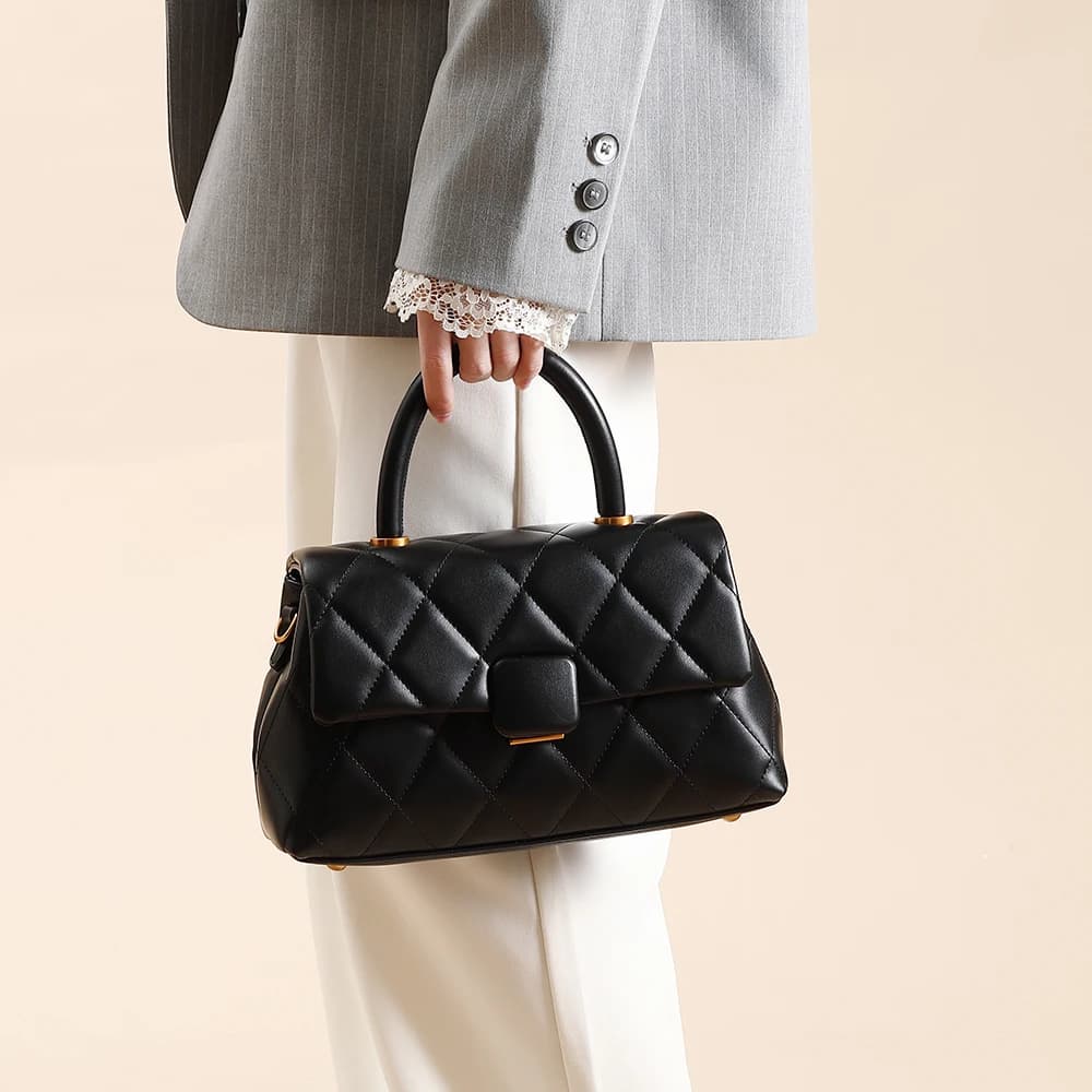 Women's handbag 2026 autumn and winter new fashion diamond grid elegant design shoulder bag daily commuting versatile crossbody