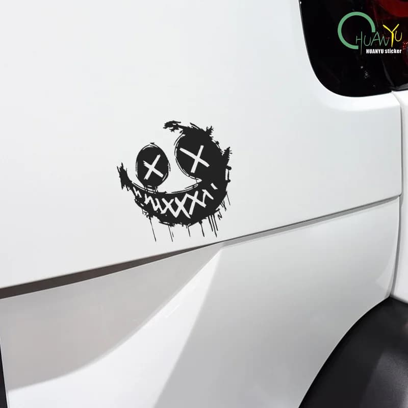 Adesivo X-Eye con Faccina Sorridente, Decalcomania in Vinile Impermeabile Graffiti, Decorazione Punk Cool per Carrozzeria Auto, Finestrini, Laptop e Moto