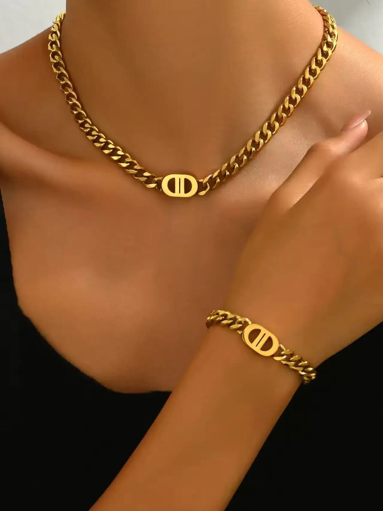 Set di Collana e Bracciale in Acciaio Inossidabile con Doppia Catena a D, Stile Unisex, Elegante e di Alta Gamma per Feste e Celebrazioni