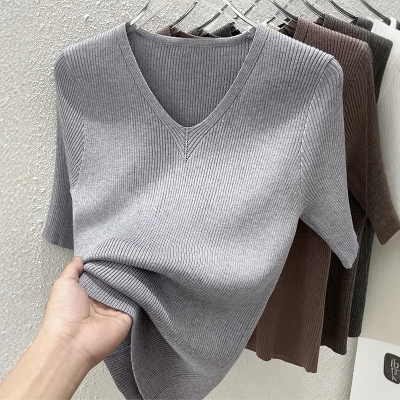 Maglione Femminile Estivo Nuovo in Maglia, Pullover Bianco a Maniche Corte, Top da Donna con Scollo a V 2026 Q3804