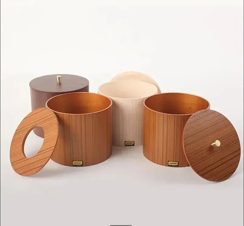 Bidone della spazzatura in legno massello con coperchio Bidone della spazzatura da tavolo piccolo Organizzare il contenitore dei rifiuti Bidone della spazzatura Cestino della spazzatura