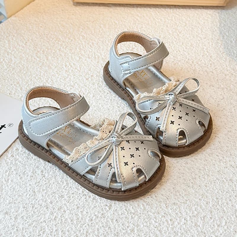 Sandali gladiatore scavati traspiranti Ragazza 2025 Estate Dolce Bowknot Cinturino in pizzo Sandali in velcro Comfort Scarpe con suola morbida Bambino