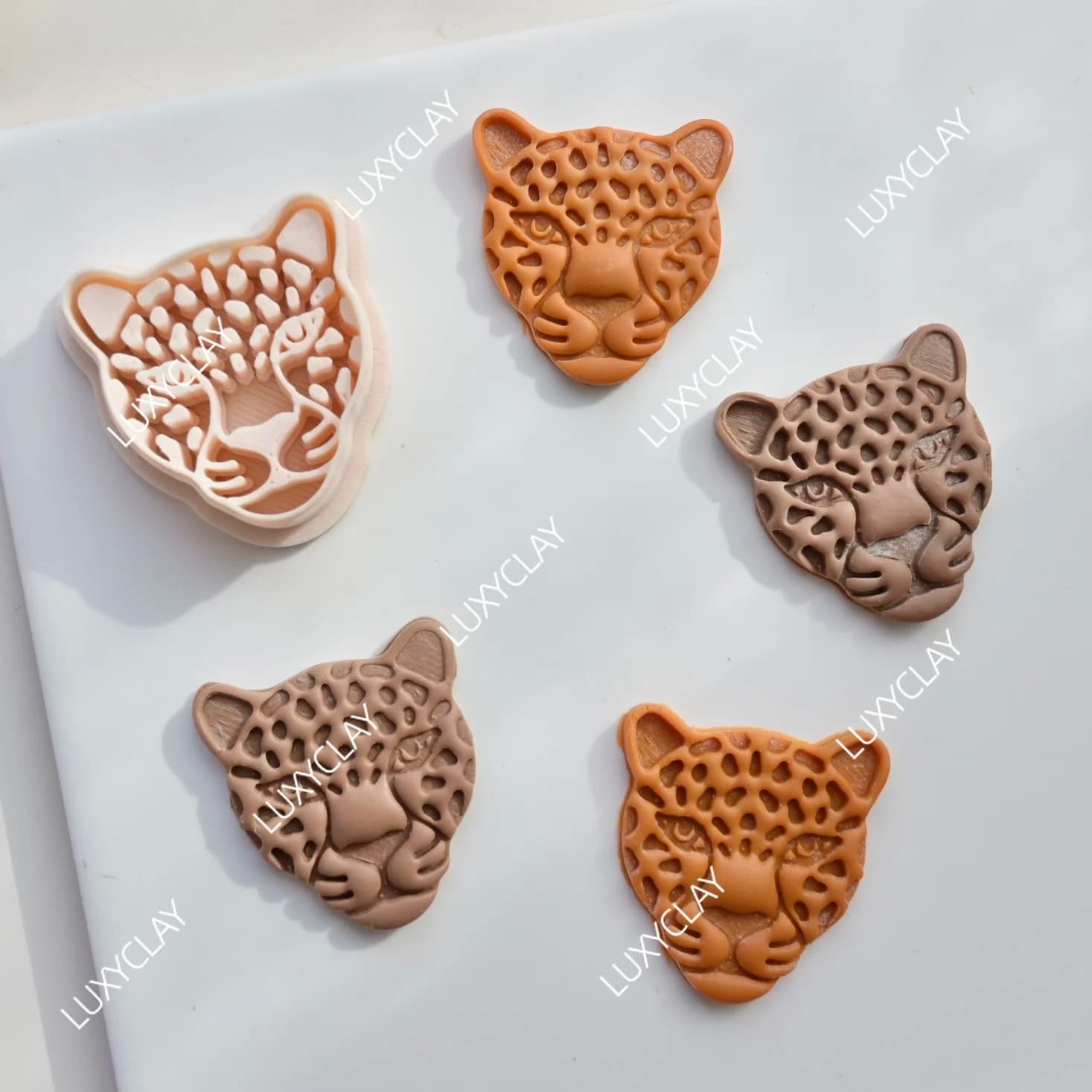 Wild Animal Jaguar Shape Clay Stamp Mold, Leopard Pattern Polymer Clay Cutter for Pendants Necklace Earrings & Jewelry Making