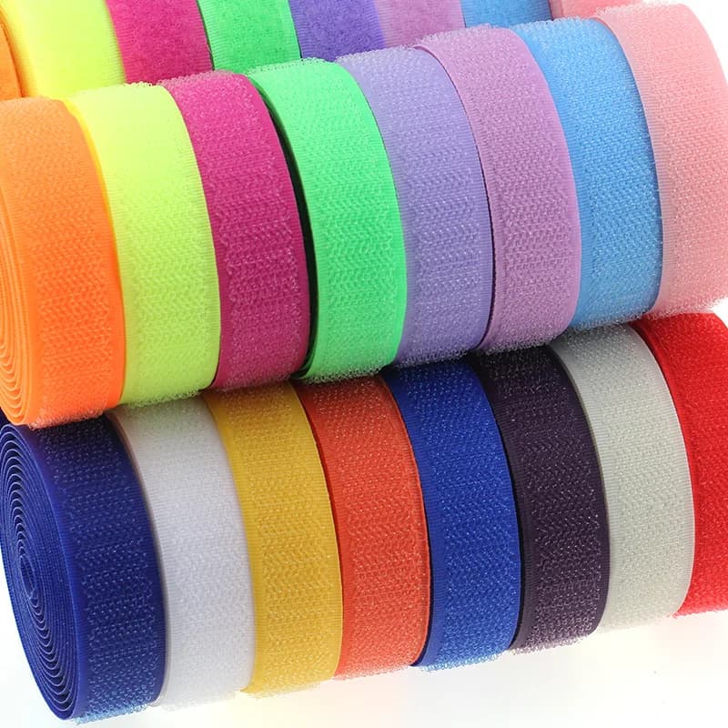 Nastro magico Nastro di fissaggio autoadesivo Nastro di fissaggio ad anello in nylon fai da te Adesivo Fascette per cavi Accessori per cucire Nessuna colla 2CM * 1M