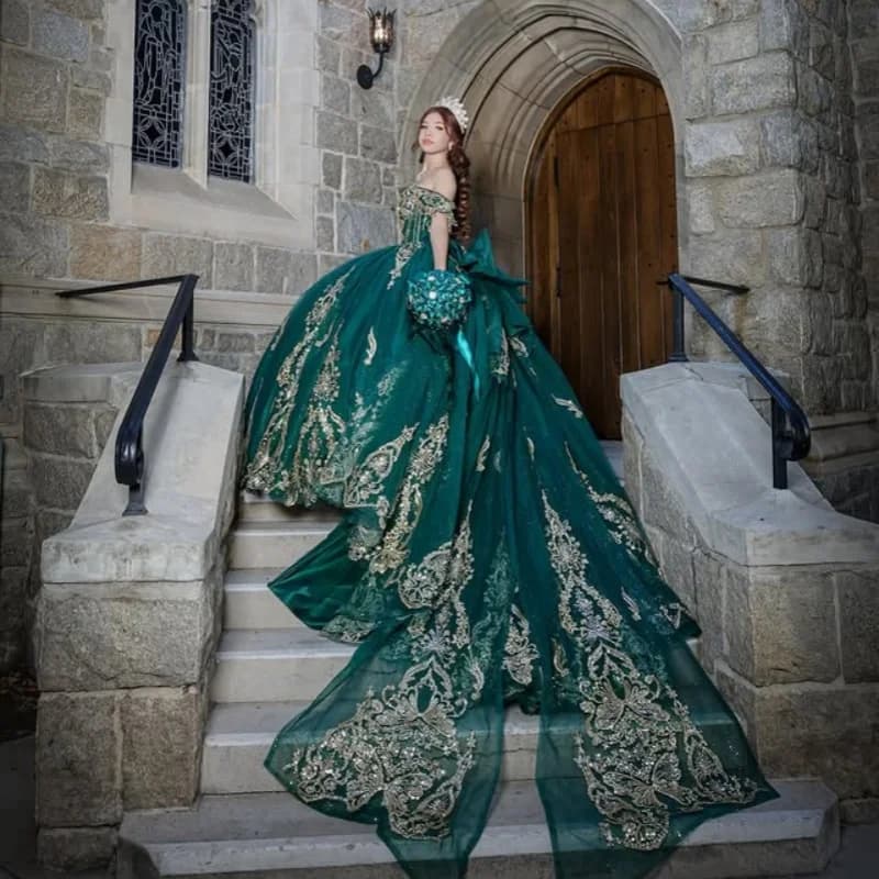 Abiti Quinceanera verde scuro personalizzati con spalle scoperte decalcomania con paillettes pizzo di cristallo grande fiocco coda lunga Vestido 15 Quinceanera