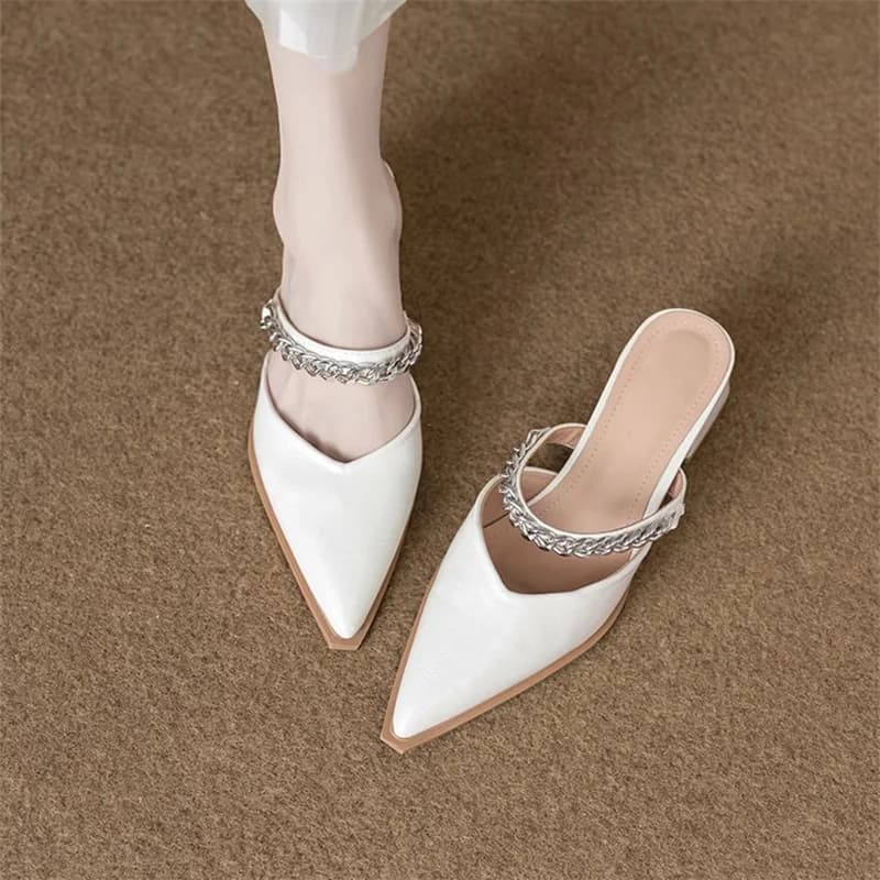 Nuovi Sandali da Donna 2026 Stile Francese Sbalorditivi con Punta Chiusa, Tacco Basso, Eleganti, a Punta Fine, Senza Cinturino Posteriore, con Tacco Alto