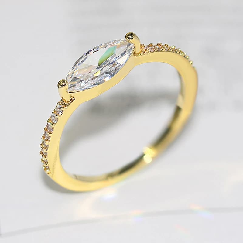 Anelli di cerimonia nuziale Per Le Donne Semplice Ed Elegante Zircone Ovale Luce Oro Argento Del Partito di Colore Dell'anello di Barretta del Regalo Gioelleria Raffinata E Alla Moda R870