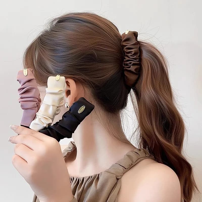 Elegante fermaglio per capelli coreano in raso a piega solida a forma di banana per donne e ragazze, dolce ornamento per capelli, forcina, accessorio moda per capelli