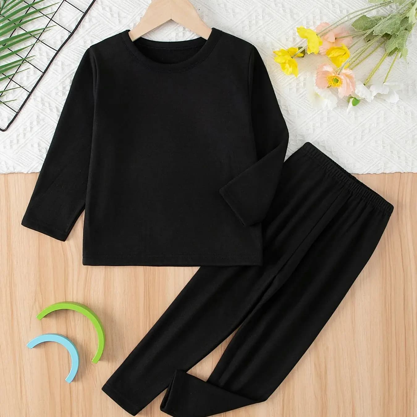 Set di biancheria intima termica girocollo in tinta unita autunno e inverno per bambini in 2 pezzi, comodi indumenti da notte casual per ragazzi e ragazze