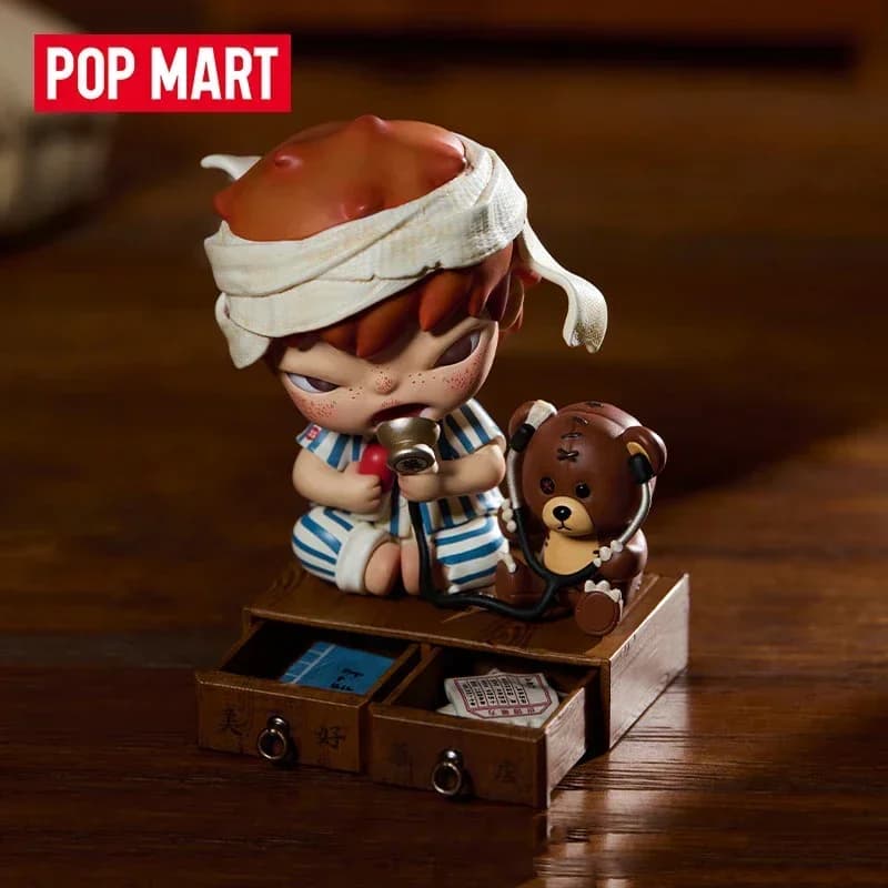 POP MART Hirono WELLPHARMACY Series Blind Box - Mystery Box con Personaggi Anime Carini, Giocattoli, Bambole e Ornamenti da Scrivania - Idea Regalo